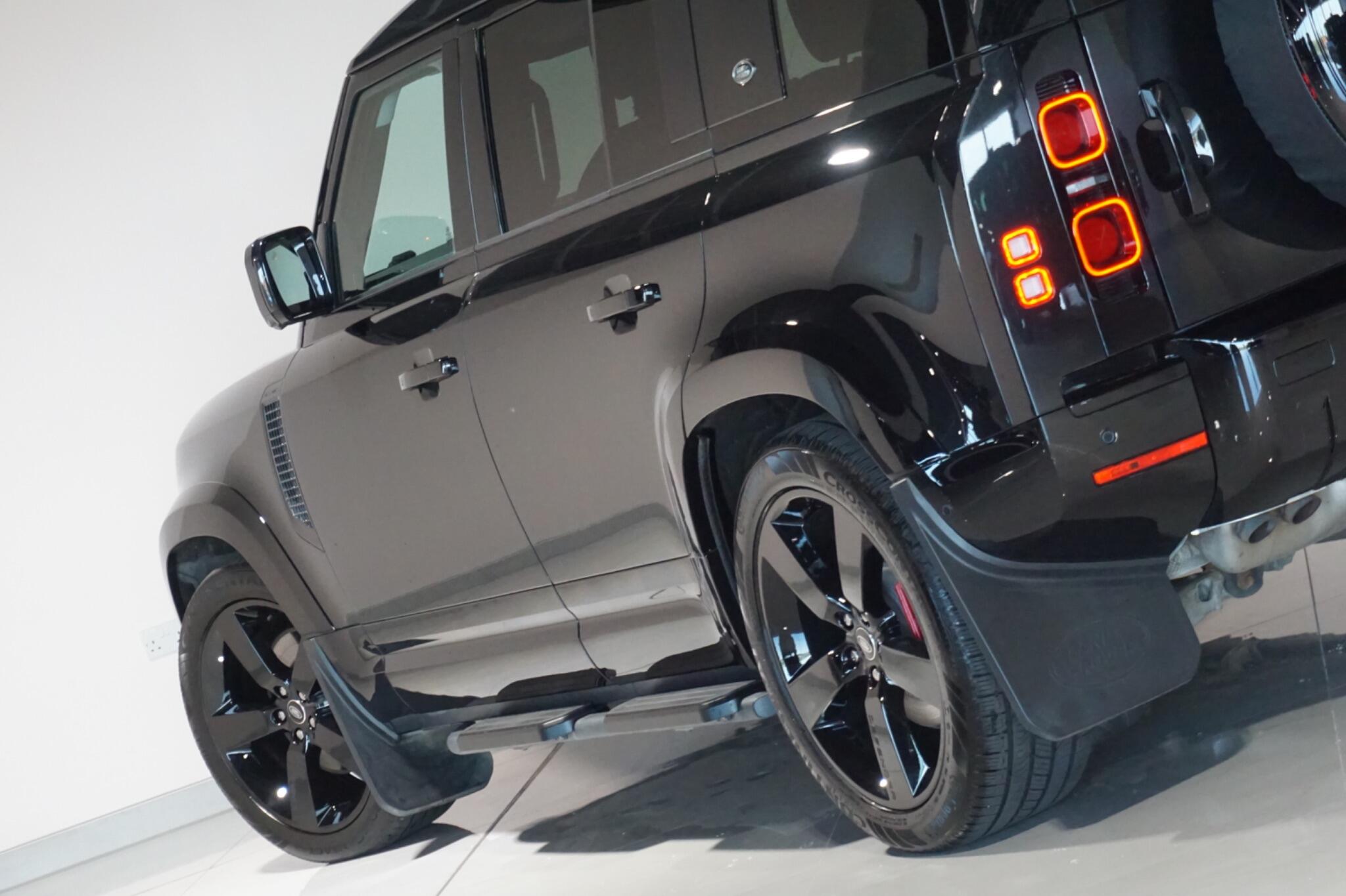 Land Rover Defender 110 3.0 D250 MHEV XS Edition SUV 5dr Diesel Auto 4WD Euro 6 (s/s) (250 ps)